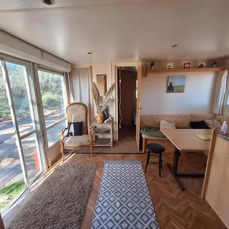 Camping Sejour Insolite En Mobil-home Solaire-eclairage, Frigidaire, Recharge Usb *
